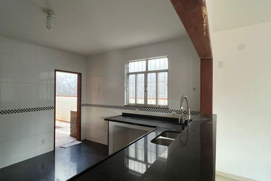 Cozinha de casa à venda com 3 quartos, 300m² em Fonseca, Niterói