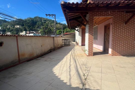 Área externa de casa à venda com 3 quartos, 300m² em Fonseca, Niterói