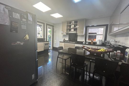 Casa à venda com 4 quartos, 548m² em Garças, Belo Horizonte