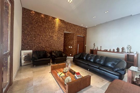 Casa à venda com 4 quartos, 548m² em Garças, Belo Horizonte