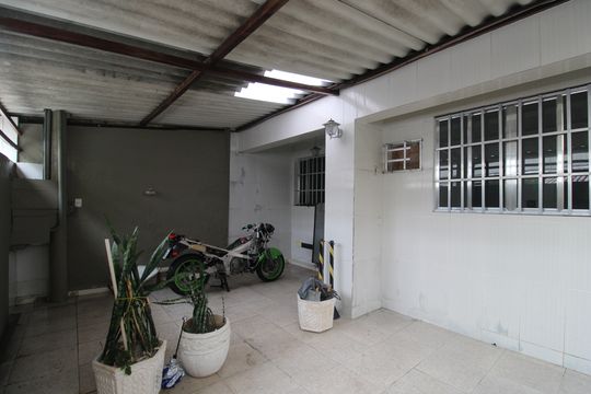 Garagem de casa à venda com 5 quartos, 1400m² em Taquara, Rio de Janeiro