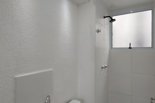 Banheiro Social de apartamento para alugar com 2 quartos, 41m² em Taquara, Rio de Janeiro