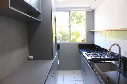 Cozinha de apartamento para alugar com 2 quartos, 43m² em Recanto Vista Alegre, Cotia