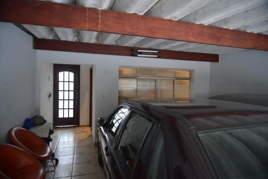 Garagem de casa à venda com 2 quartos, 105m² em Parque Oratório, Santo André