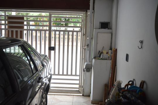 Garagem de casa à venda com 2 quartos, 105m² em Parque Oratório, Santo André