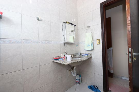 Banheiro da Suíte de casa à venda com 3 quartos, 207m² em Vila Alpina, São Paulo