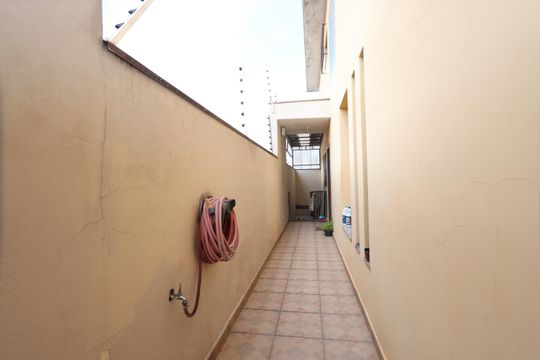 Corredor Lateral de casa à venda com 3 quartos, 207m² em Vila Alpina, São Paulo