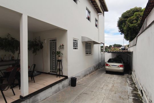 Casa 2 | Garagem de casa à venda com 6 quartos, 525m² em Céu Azul, Belo Horizonte