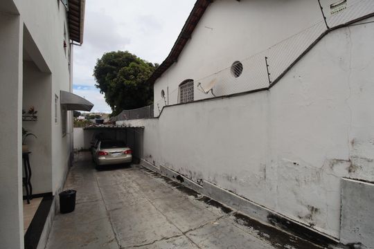 Casa 2 | Garagem de casa à venda com 6 quartos, 525m² em Céu Azul, Belo Horizonte