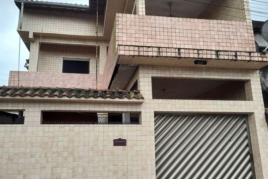 Fachada de casa para alugar com 3 quartos, 150m² em Vila Áurea (Vicente de Carvalho), Guarujá