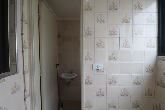 Área de Serviço de apartamento para alugar com 2 quartos, 70m² em Jardim Las Palmas, Guarujá