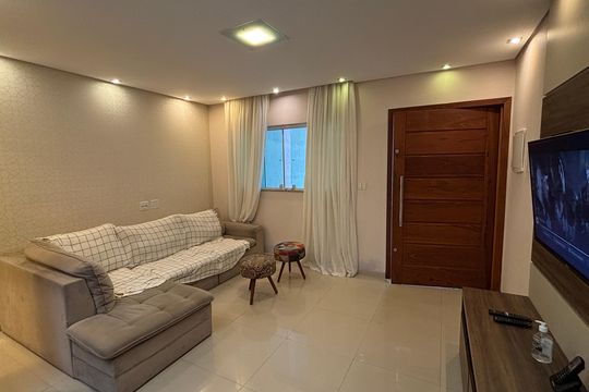 Sala de casa à venda com 3 quartos, 146m² em Vila Cecília Maria, Santo André