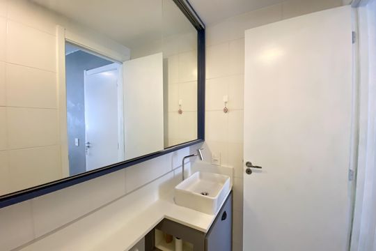Banheiro de kitnet/studio para alugar com 1 quarto, 29m² em Belenzinho, São Paulo