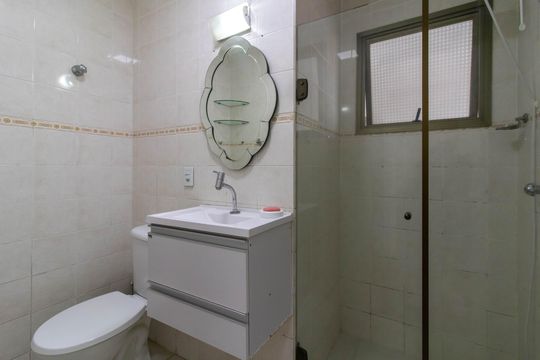Banheiro de apartamento para alugar com 2 quartos, 60m² em Vila Rosalia, Guarulhos