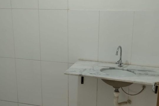 Banheiro de apartamento à venda com 2 quartos, 60m² em Coronel Aparicio Borges, Porto Alegre