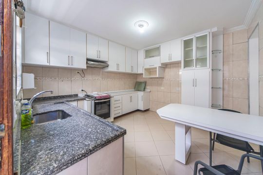 Cozinha  de casa à venda com 3 quartos, 90m² em Jardim Itapoan, Santo André