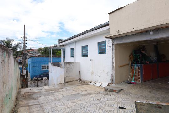Quintal de casa à venda com 2 quartos, 250m² em Jardim Adelaide, São Paulo
