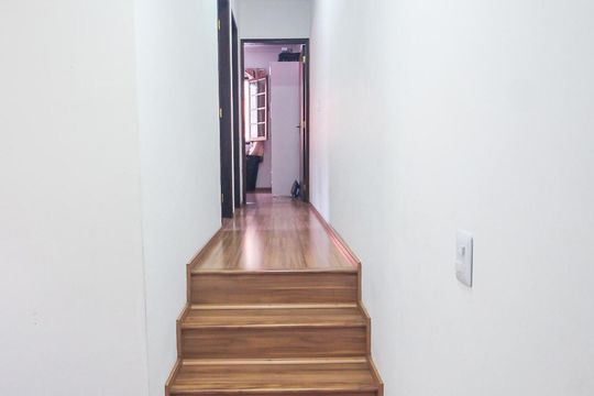 Corredor de casa à venda com 3 quartos, 126m² em Parque Monte Alegre, Taboão da Serra