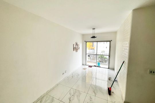 Sala de apartamento para alugar com 3 quartos, 70m² em Chora Menino, São Paulo