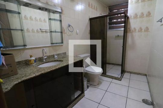 Banheiro de casa para alugar com 2 quartos, 210m² em Jardim Carioca, Rio de Janeiro