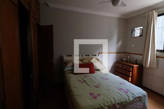 Quarto de casa para alugar com 2 quartos, 210m² em Jardim Carioca, Rio de Janeiro