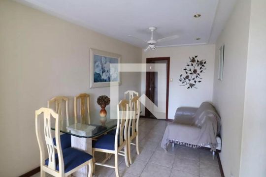 Sala de casa à venda com 2 quartos, 210m² em Jardim Carioca, Rio de Janeiro