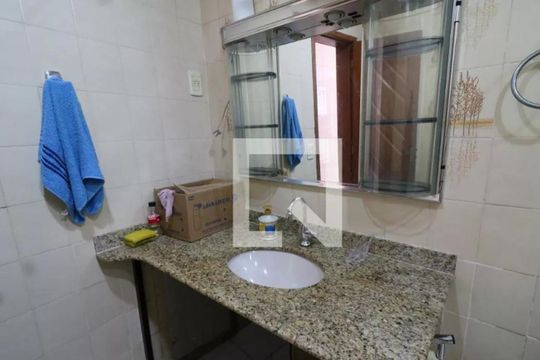 Banheiro de casa para alugar com 2 quartos, 210m² em Jardim Carioca, Rio de Janeiro