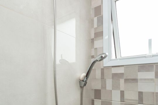 Banheiro da Suíte de apartamento à venda com 2 quartos, 46m² em Jardim Santo Antoninho, São Paulo