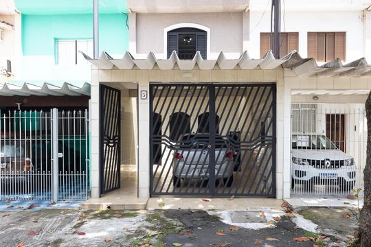 Fachada de casa à venda com 2 quartos, 105m² em Vila Guilherme, São Paulo