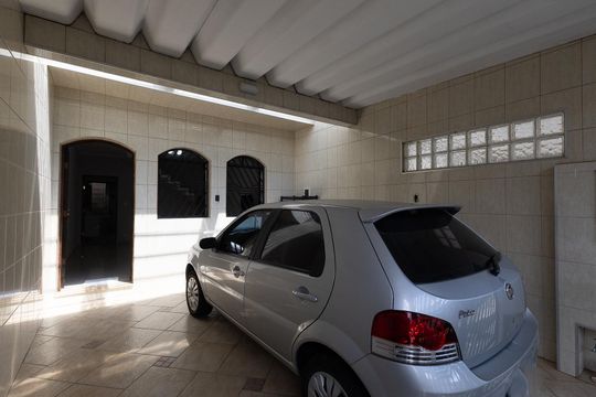 Garagem de casa à venda com 2 quartos, 105m² em Vila Guilherme, São Paulo