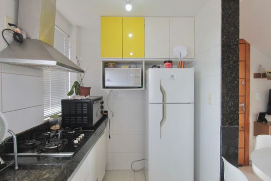 Cozinha de apartamento à venda com 2 quartos, 90m² em São João Batista, Belo Horizonte