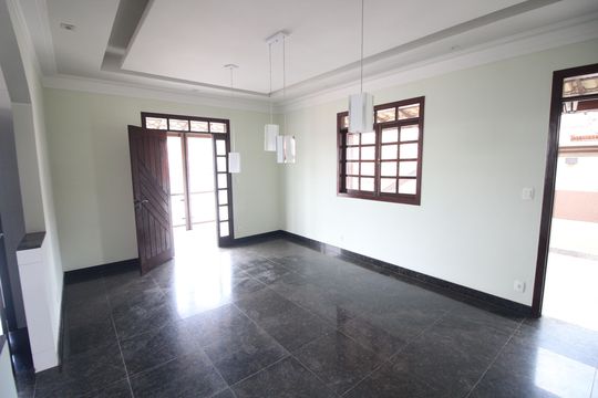 Sala de casa à venda com 6 quartos, 450m² em Santa Helena, Belo Horizonte