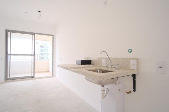 Cozinha de kitnet/studio à venda com 1 quarto, 37m² em Chácara Seis de Outubro, São Paulo
