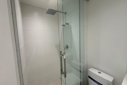 Banheiro da Suíte 2 de apartamento à venda com 2 quartos, 123m² em Alphaville Industrial, Barueri