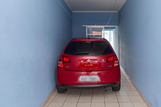 Garagem de casa à venda com 3 quartos, 303m² em Jardim Pedreira, São Paulo