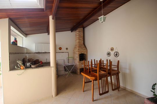 Casa para alugar com 3 quartos, 276m² em Jardim Pagliato, Sorocaba