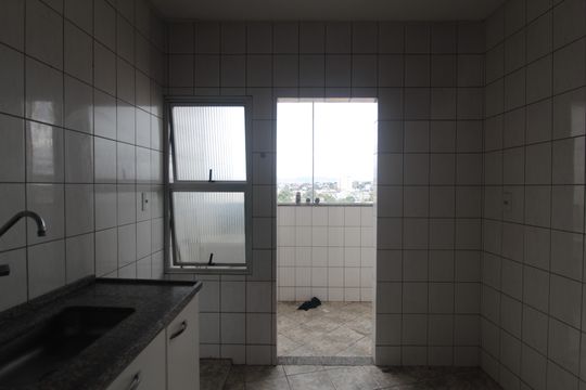 Cozinha de apartamento para alugar com 3 quartos, 60m² em Minas Caixa, Belo Horizonte