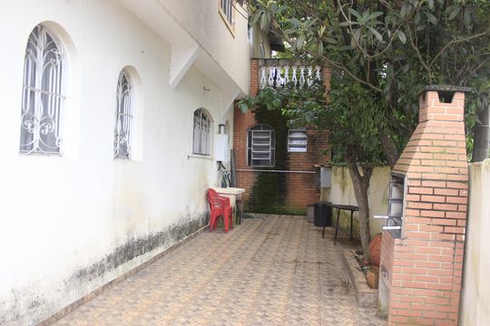 Garagem de casa à venda com 4 quartos, 215m² em Jardim Rosa de Franca, Guarulhos