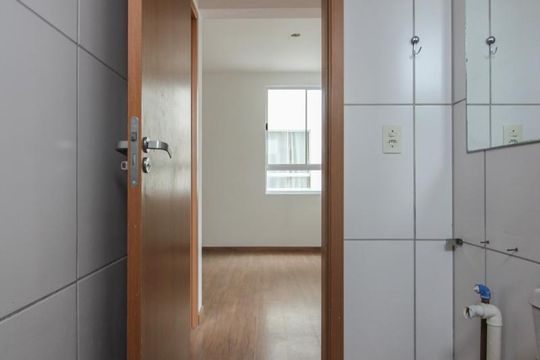 Banheiro de apartamento à venda com 2 quartos, 43m² em São Benedito, Belo Horizonte