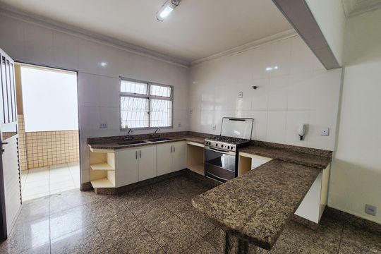 Casa para alugar com 3 quartos, 200m² em Dom Bosco, Betim