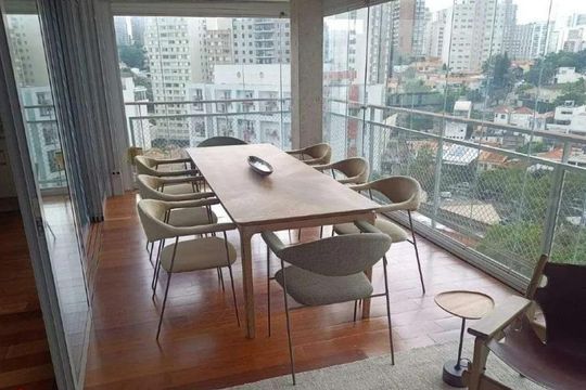 Apartamento para alugar com 2 quartos, 132m² em Jardim das Bandeiras, São Paulo