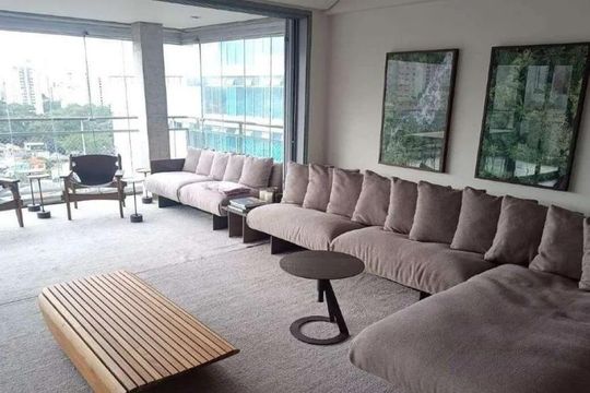 Apartamento para alugar com 2 quartos, 132m² em Jardim das Bandeiras, São Paulo