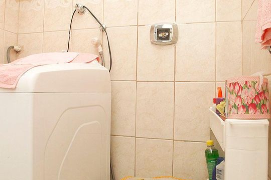 Banheiro de apartamento à venda com 1 quarto, 36m² em Azenha, Porto Alegre