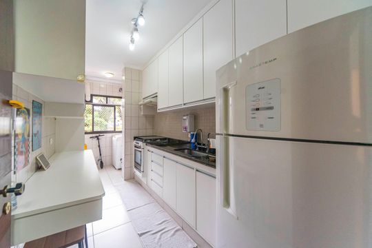 Cozinha de apartamento para alugar com 2 quartos, 60m² em Vila Santa Teresa, Santo André