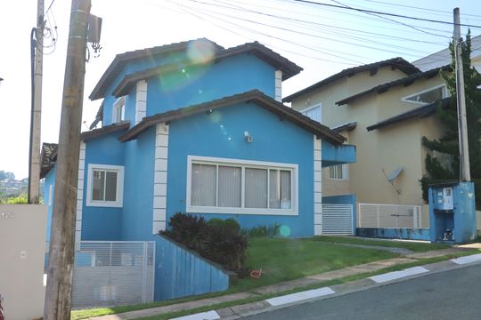 Casa de Condomínio para alugar com 3 quartos, 191m² em Rio Cotia, Cotia