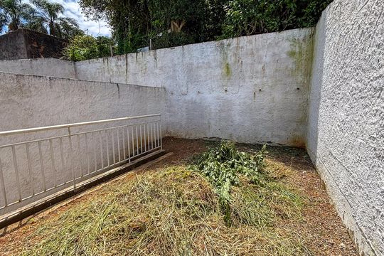 Quintal de casa para alugar com 2 quartos, 101m² em Jardim Colinas, Jacareí