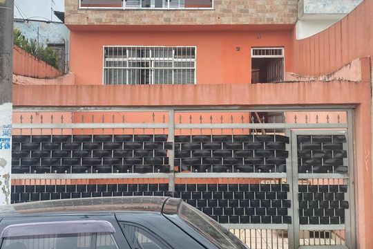 Fachada de casa à venda com 4 quartos, 200m² em Vila Miami, São Paulo