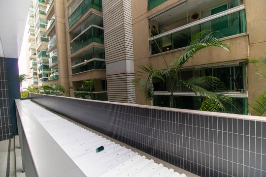 Vista da Suíte 3 de apartamento para alugar com 3 quartos, 147m² em Icaraí, Niterói