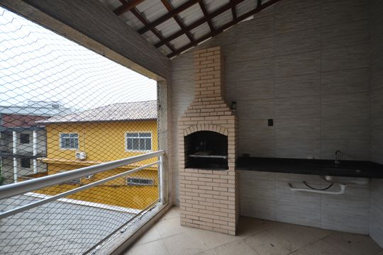 Churrasqueira de casa à venda com 4 quartos, 360m² em Vila Valqueire, Rio de Janeiro