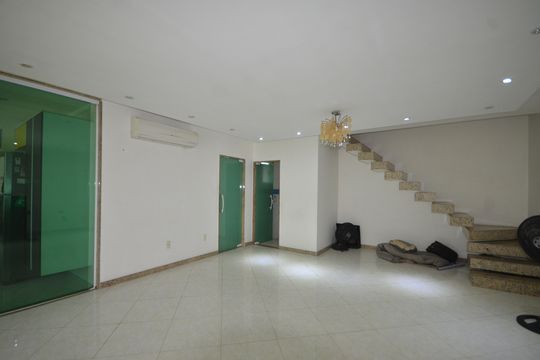Sala de casa à venda com 4 quartos, 360m² em Vila Valqueire, Rio de Janeiro